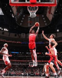 开云在线平台-【现场】申京带队豪取5连胜 火箭刮起青春风暴