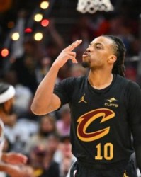 开云官网-半场领先42分暴虐勇士 骑士不败金身谁能打破？