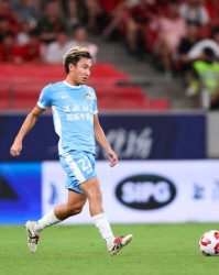 河南球员黄锐烽完成中国顶级联赛100场里程碑，99年龄段第5人