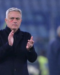 开云官网-穆里尼奥：我岁数大了不需要称赞 但是球员们需要