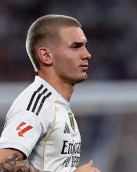 开云在线平台-阿斯：阿隆索考虑让马斯坦托诺在对阵皇家奥耶维多时首发