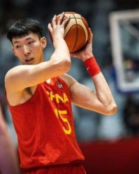 开云在线平台-考虑重返NBA？周琦：如果有机会，我愿意再尝试一下
